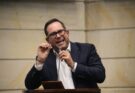 ‘La democracia no puede permitir que las encuestas afecten sus dinámicas con total impunidad’: Presidente del Congreso